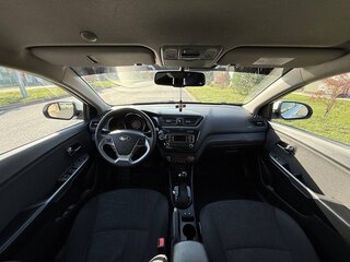 2017 Kia Rio III Рестайлинг, белый, 1250000 рублей, вид 5