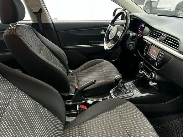 2017 Kia Rio IV, чёрный, 870000 рублей - вид 12