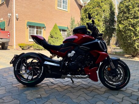 2024 Ducati Diavel V4, красный, 3100000 рублей, вид 5
