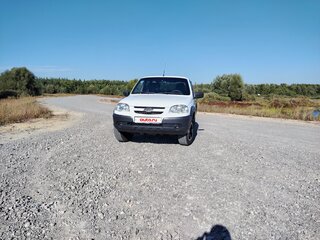 2017 Chevrolet Niva I Рестайлинг, белый, 760000 рублей, вид 2