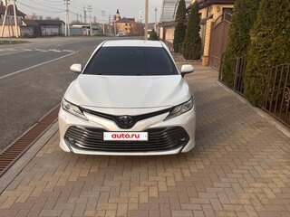 2019 Toyota Camry VIII (XV70), белый, 2940000 рублей, вид 2