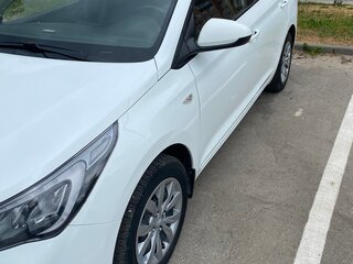 2020 Hyundai Solaris II Рестайлинг, белый, 1600000 рублей, вид 3