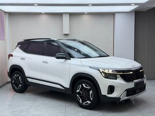 2023 Kia Seltos I Рестайлинг, белый, 1990000 рублей, вид 3