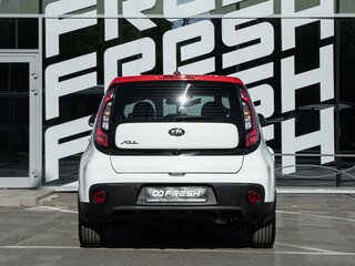 2018 Kia Soul II Рестайлинг, белый, 1530000 рублей, вид 4