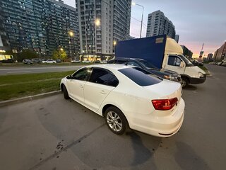 2015 Volkswagen Jetta VI Рестайлинг, белый, 745000 рублей, вид 3