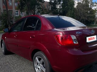 2011 Kia Rio II Рестайлинг, красный, 450000 рублей, вид 5