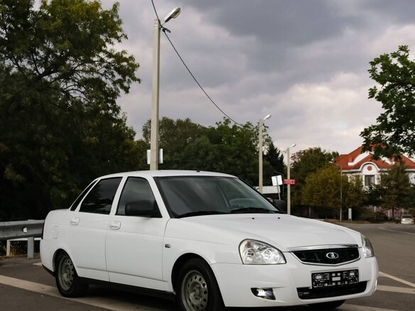 2018 Lada (ВАЗ) Priora I Рестайлинг, белый, 720000 рублей - вид 5