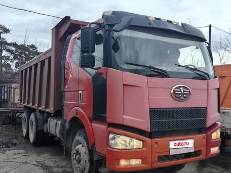 2012 FAW J6 CA3250, красный, 1900000 рублей, вид 1