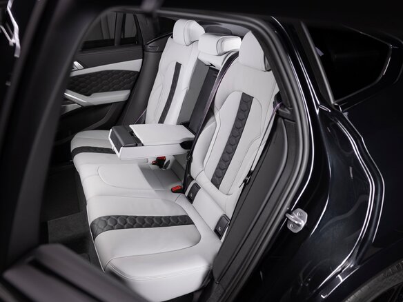 2026 BMW X6 M Competition III (F96) Рестайлинг, чёрный, 31169000 рублей - вид 3