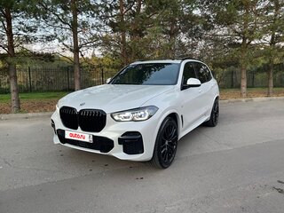 2022 BMW X5 40d IV (G05/G18), белый, 10150000 рублей, вид 2