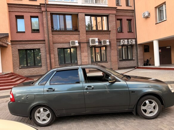 2010 Lada (ВАЗ) Priora I, серый, 259999 рублей - вид 2