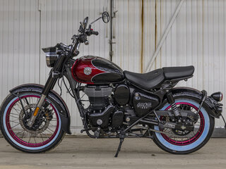 2026 Royal Enfield Classic 350, красный, 528000 рублей, вид 2
