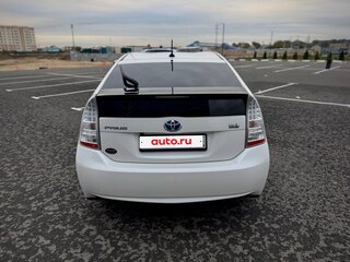 2010 Toyota Prius III (XW30), белый, 1100000 рублей, вид 5