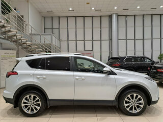 2018 Toyota RAV4 IV (XA40) Рестайлинг, белый, 2050000 рублей, вид 4
