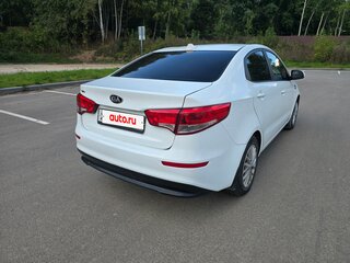2016 Kia Rio III Рестайлинг, белый, 920000 рублей, вид 5