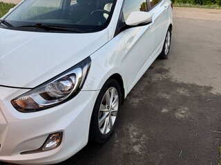 2011 Hyundai Solaris I, белый, 610000 рублей, вид 1