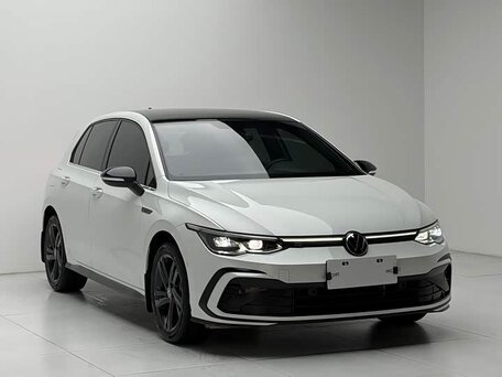 2023 Volkswagen Golf VIII, серый, 2346000 рублей, вид 2