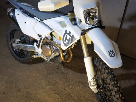2025 Husqvarna FE 350 PRO, белый, 1090000 рублей, вид 2