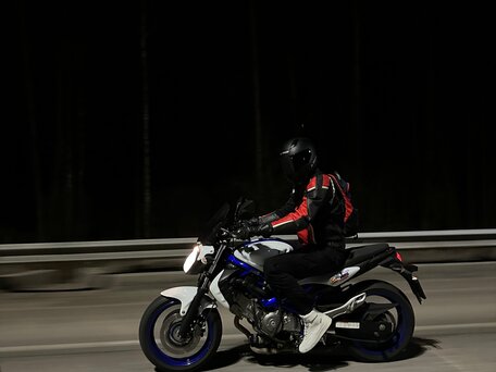 2012 Suzuki SFV 650 Gladius, белый, 450000 рублей, вид 3