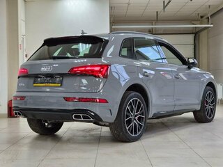 2025 Audi Q5 L 45 TFSI II (FY) Рестайлинг, серый, 6049000 рублей, вид 5