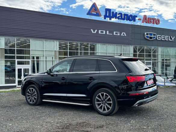 2017 Audi Q7 II (4M), чёрный - вид 2