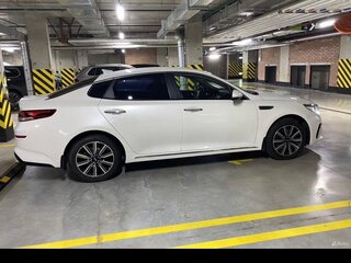 2018 Kia Optima IV Рестайлинг, белый, 1650000 рублей, вид 2
