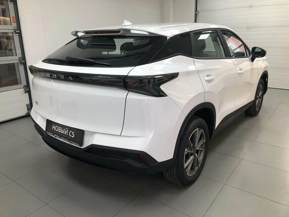 2026 Omoda C5 II, белый - вид 3