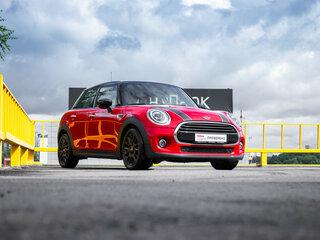 2020 Mini Hatch Cooper III (F55/F56) Рестайлинг, красный, 2349000 рублей, вид 3