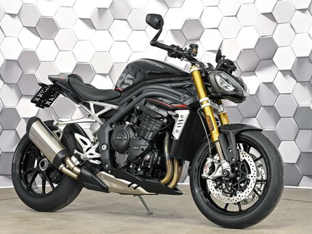 2022 Triumph Speed Triple, чёрный, 1379000 рублей, вид 1