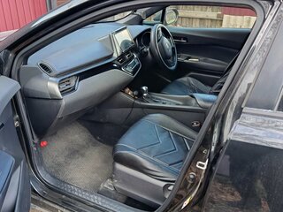 2018 Toyota C-HR I, чёрный, 1900000 рублей, вид 2