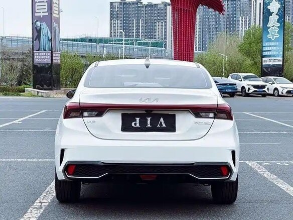 2023 Kia K3 II Рестайлинг, белый, 1559000 рублей - вид 2