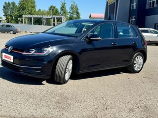 2017 Volkswagen Golf VII Рестайлинг, чёрный, 1800000 рублей, вид 1