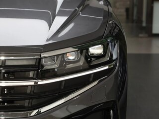 2025 Volkswagen Touareg III Рестайлинг, серый, 8100000 рублей, вид 4