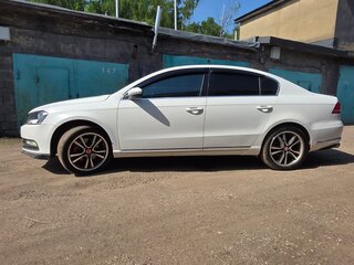 2011 Volkswagen Passat B7, белый, 999999 рублей, вид 2