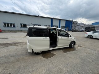 2011 Honda Freed I Рестайлинг, белый, 840000 рублей, вид 3