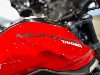 2021 Ducati Monster 937, красный, 1000000 рублей, вид 2