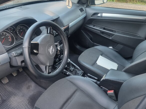 2010 Opel Astra H Рестайлинг, чёрный, 550000 рублей - вид 4