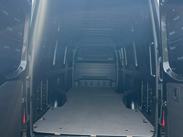 2024 Mercedes-Benz Sprinter, чёрный - вид 10