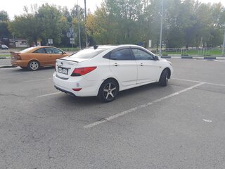 2012 Hyundai Solaris I, белый, 510000 рублей, вид 3