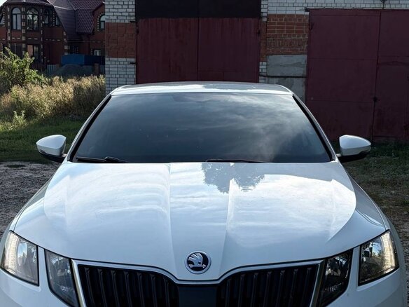 2019 Skoda Octavia III (A7) Рестайлинг, белый, 1750000 рублей