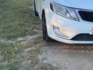 2014 Kia Rio 6-speed III, белый, 830000 рублей, вид 5