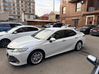 2018 Toyota Camry VIII (XV70), белый, 1900000 рублей, вид 5