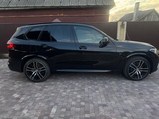 2020 BMW X5 M50d IV (G05/G18), чёрный, 8200000 рублей, вид 4