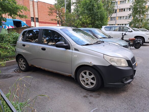 2008 Chevrolet Aveo I Рестайлинг, серебристый, 165000 рублей - вид 1