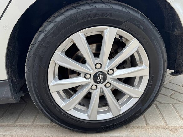 2011 Ford Focus III, серый - вид 13