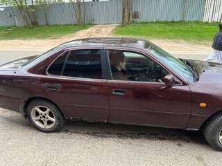 1994 Toyota Camry III (XV10), красный, 60000 рублей, вид 3
