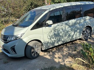 2016 Honda Stepwgn V, зелёный, 1860000 рублей, вид 3
