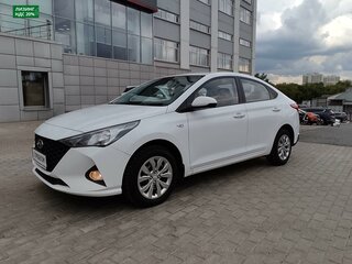 2022 Hyundai Solaris II Рестайлинг, белый, 1500000 рублей, вид 1