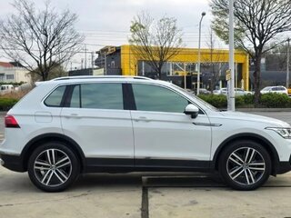 2022 Volkswagen Tiguan II Рестайлинг, белый, 2790098 рублей, вид 4