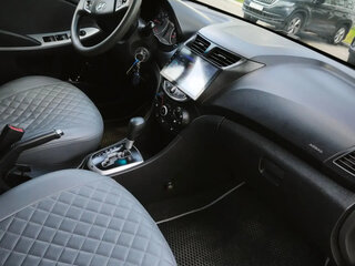 2012 Hyundai Solaris I, серебристый, 650000 рублей, вид 4